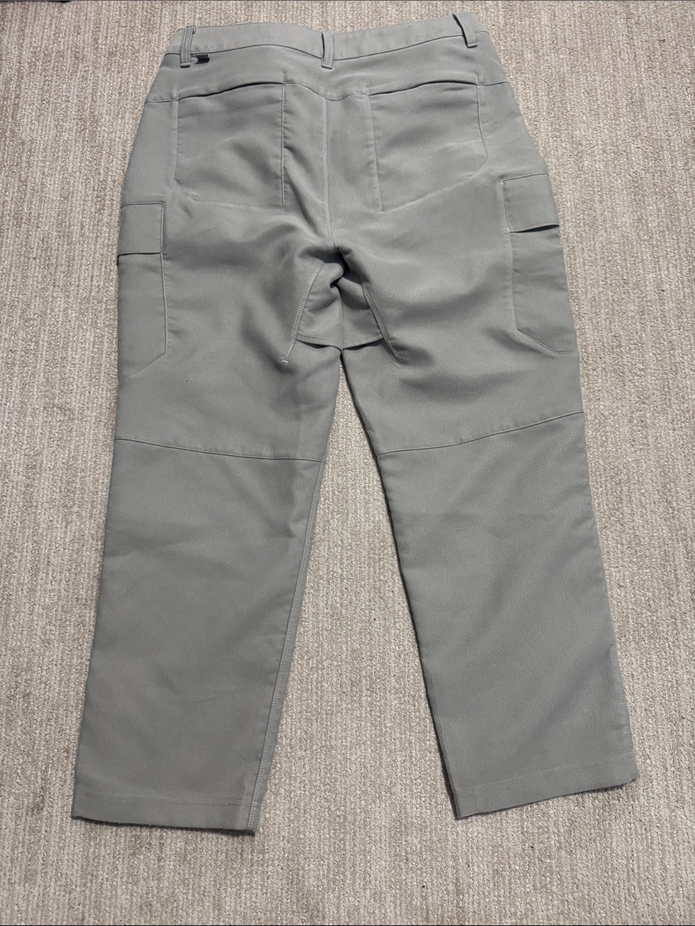 Lululemon Men's Size 31x30 Stone Utilitarian Cargo Pant - Picture 8 of 11